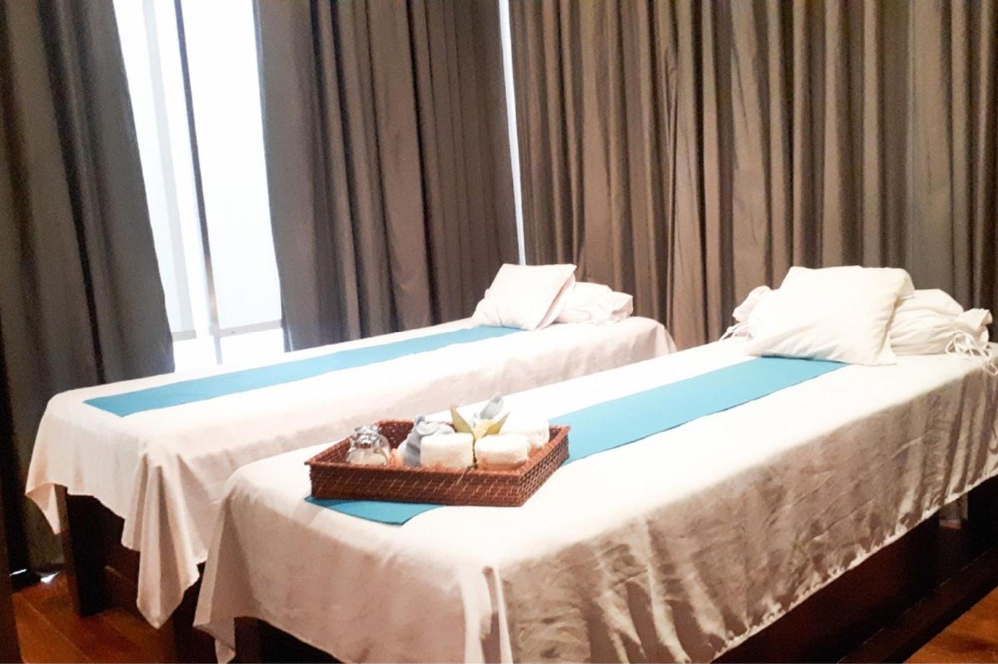 Three Bedroom Premier, Fraser Menteng